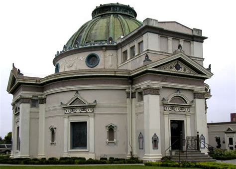 kolumbaryo in english|COLUMBARIA .